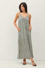 Load image into Gallery viewer, Swing Maxi Dress
